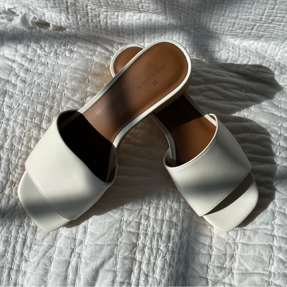 Caslon White Platform Sandals with small Chunky heel